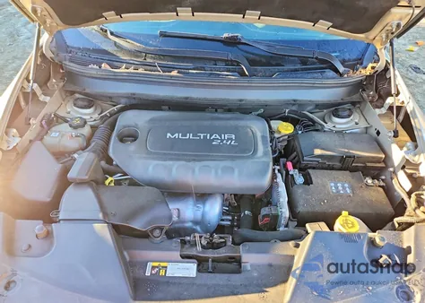 2015 Jeep Cherokee Latitude z USA, uszkodzony, nr VIN 1C4PJMCB9FW534068